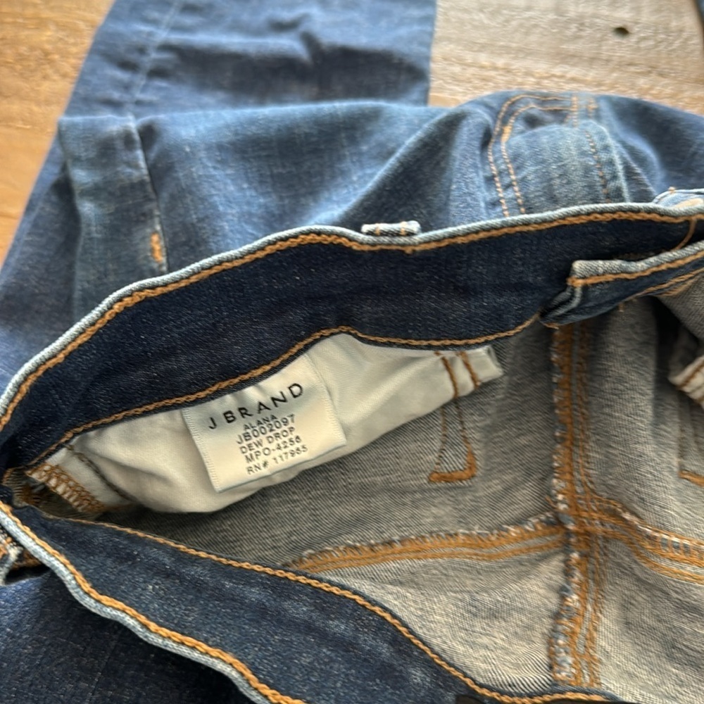 J Brand Skinny Jean - Picture 6 of 6